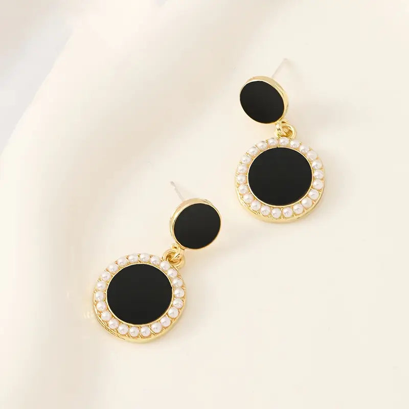 Double Black Round Design Dangle Earrings