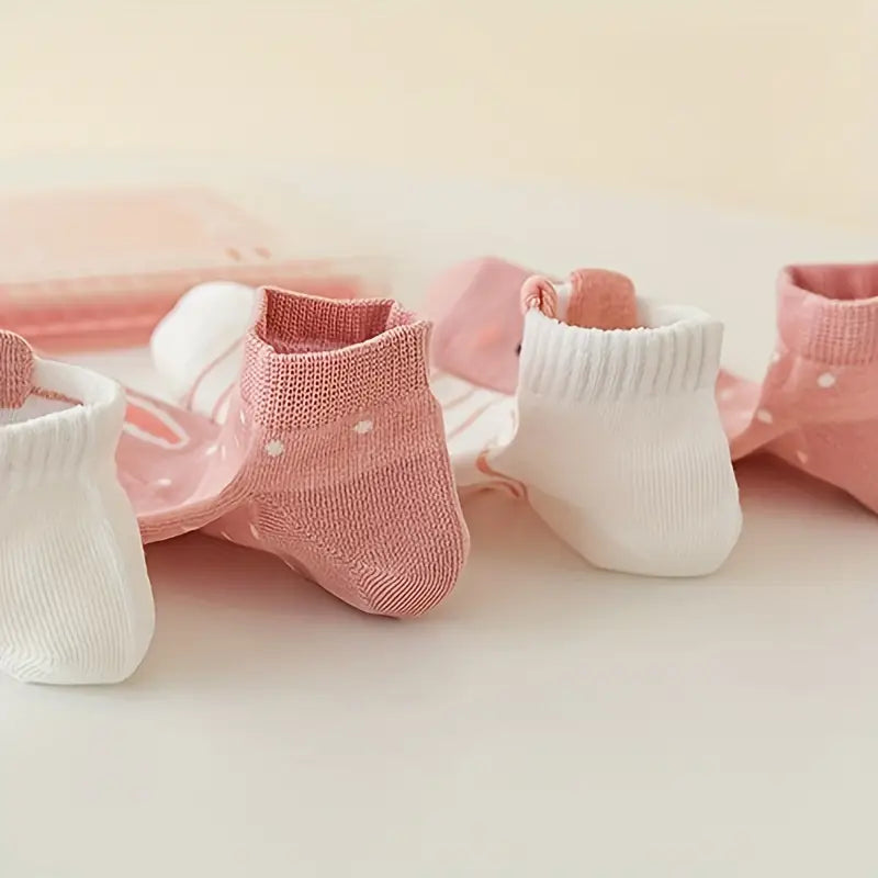 5 Pairs Women’s Cute Cartoon Cat Ankle Socks – Breathable Low-Cut Stockings