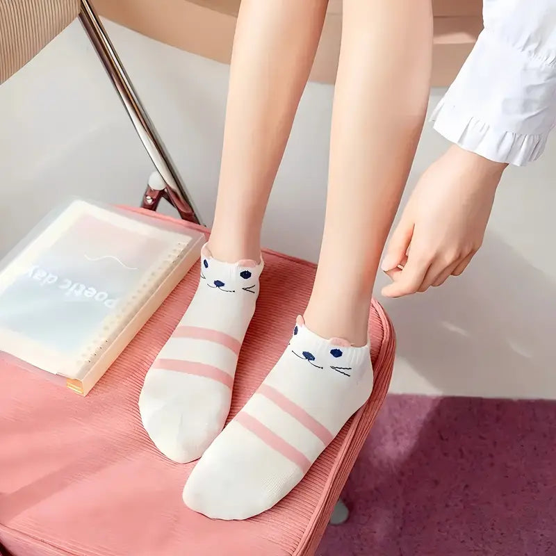 5 Pairs Women’s Cute Cartoon Cat Ankle Socks – Breathable Low-Cut Stockings