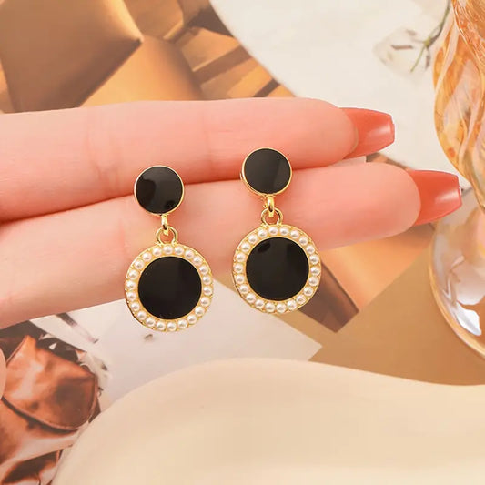 Double Black Round Design Dangle Earrings