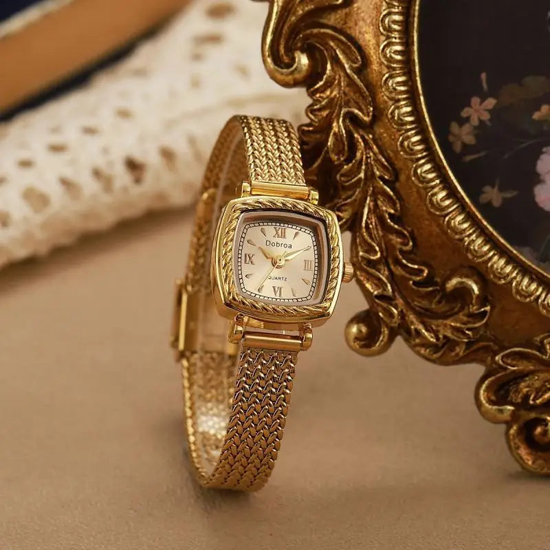 Vintage Golden-Tone Women’s Quartz Watch – Roman Numeral Square Dial & Stainless Steel Strap